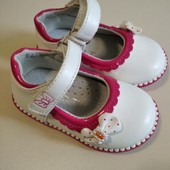 Красивые новые туфельки для малышки