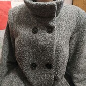 Демисезонное пальто из буклированной ткани на женщину XL,см.замеры