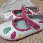 Красивенькие туфельки для девочки 25 р кожаная стелька