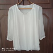 Красивая нарядная белая блуза