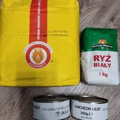 Лот продуктів, мука 5 кг, рис 1 кг, м'ясні консерви