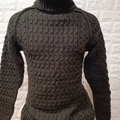 Теплющий плотний светр у ідеальному стані СМ є заміри
