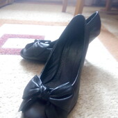 Шкіряні жіночі туфлі чорного кольору