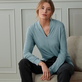 ☘ Якісна димчасто-блакитна блуза з V-подібним вирізом, Tchibo (Німеччина), р.: 42-44 (36/38 евро)