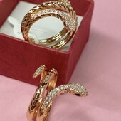 Шикарное и оригинальное кольцо змея с россыпью фианитов.Размер 18.Позолота 585 пробы 18К.
