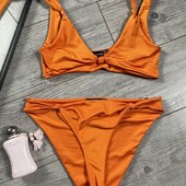 Класний помаранчевий купальник