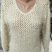 Пухнастий светр від фірми Next.