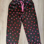 Primark брендовые лёгкие домашние штаны с карманами цвет черный принт сердечки размер евро 40/42