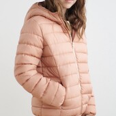Гарна тепла якісна куртка. 152 розмір. Польща