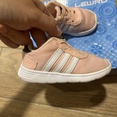 Дитячі кросівки adidas 23 розміру