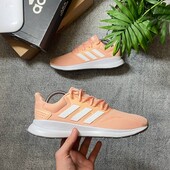 Оригінальні кросівки Adidas р.40 стан нових