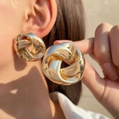 новинка, массивные винтажные серьги. бижутерия высокого качества. хит продаж