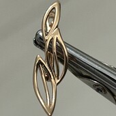 Милая новинка,тонкие и нежные серьги,высота2,5 см/7мм