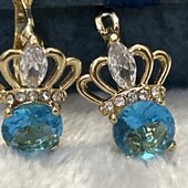 Супер!! Красивые и яркие серьги с голубым цирконом,очень красивые , позолота 18К