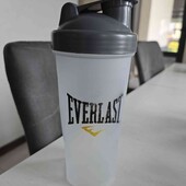 Спортивна пляшка для води