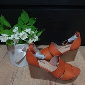 Justfab Босоніжки із еко-шкіри 40 рр і устілка 25,5 см. Легкі і зручні. Новинка.