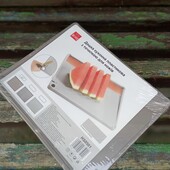 Разделочная кухонная пластиковая досточка с точилклй для ножей( Weiner )