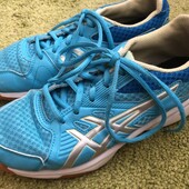 кроссовки asics оригинал, кросовки кросівки. р. 38 устілка 24 см. збитий носок