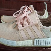 Оригінальні кросівки Adidas,розмір 38,5,устілка 24,5см,гарний стан!