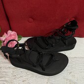 Teva,оригінал,із текстилю і натуральної шкіри,розміри 36,40