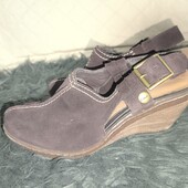 Clarks, uk5 38p замшеві закриті босоніжки сабо