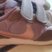 Красовки бренду Nike