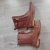 Жiночi ботинки