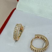 Великолепные серьги колечки с дорожками фианитов. Позолота 585 пробы 18К.