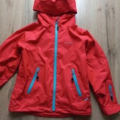 Quechua деми куртка ветровка с капюшоном мальчику 6-7 лет
