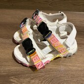 Яскраві босоніжки