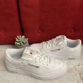 Reebok,оригінал,із натуральної шкіри,розміри 38,5 і 43