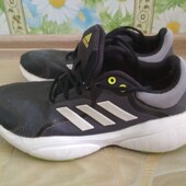 Оригінальні бігові кросівки Adidas Response 41р. 26см— легкі, зручні та стильні.