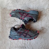 кросівки Asics EUR 39,5