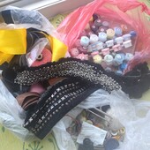 Всякая всячина (нитки, краски, молнии...