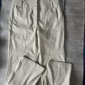 Светлые брюки карго из эко кожи