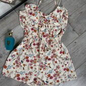 Милий комбінезон у квітки рюші