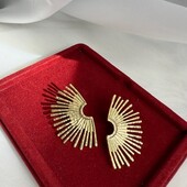 Красивые серьги гвоздики