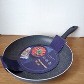 Сковорода антипригарная d 28 см