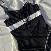 Купальник Huit8 у розмірі XS