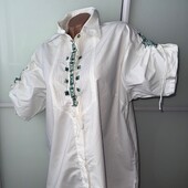 Білосніжна сорочка з вишивкою