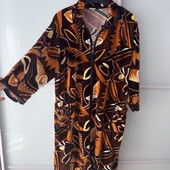 Велюровий халат на блискавці.