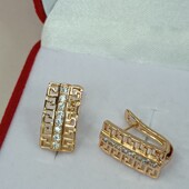 Шикарные серьги с греческим орнаментом и дорожкой фианитов.Позолота 585 пробы 18К.