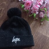 Шапки одна на выбор.