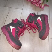 Легенькі утепленні чобітки 21розміру,устілка 13,5см.