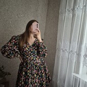 Я в захваті від цього платтячка, квітковий принт, об'ємні рукавички ❤️ Відмінний стан!