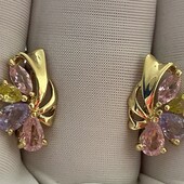 Красивые серьги с разноцветными цирконами!Позолота 18 К,смотрятся нежно,!размер 1.7 см/0.66 см