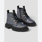 Продам ботіки сапожки Zara 35 (22.5. Дуже зручні , уствлка з пінкою меморі. Стан нових , ідеальний.