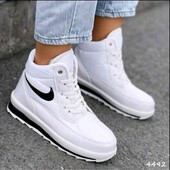 Дуже теплі Найк легкі та зручні 