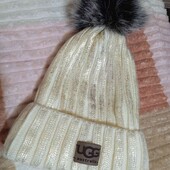 Гарна тепла шапка.