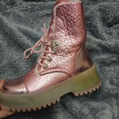 Шикарні ботинки дуже теплі та зручні 